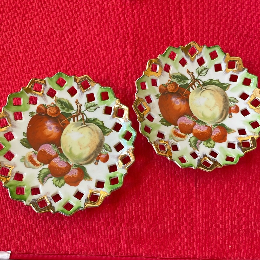 VTG set of 2 Original Porcelain Handpainted Plates Fruit Apple Strawberry Japan